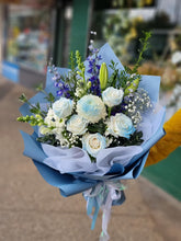 Load image into Gallery viewer, Graduation Bouquet Blue
