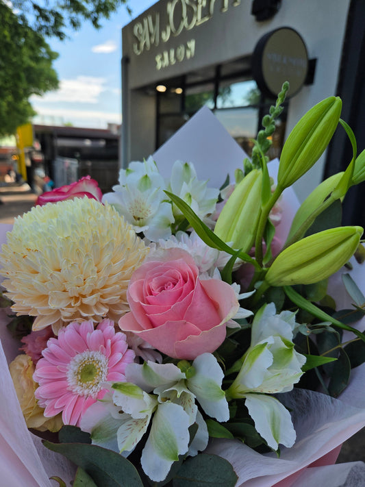 Florist's Choice Seasonal Bouquets: Let the Flowers of the Season Inspire You