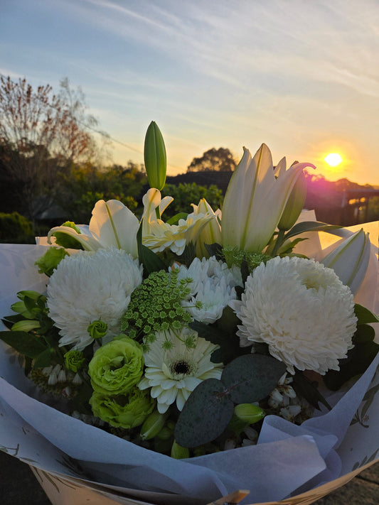 Flower Delivery to Chirnside Park: Fresh Flowers from Nunawading