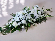 Load image into Gallery viewer, Casket Spray White
