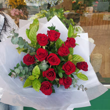 Load image into Gallery viewer, Classic Red Rose Bouquet
